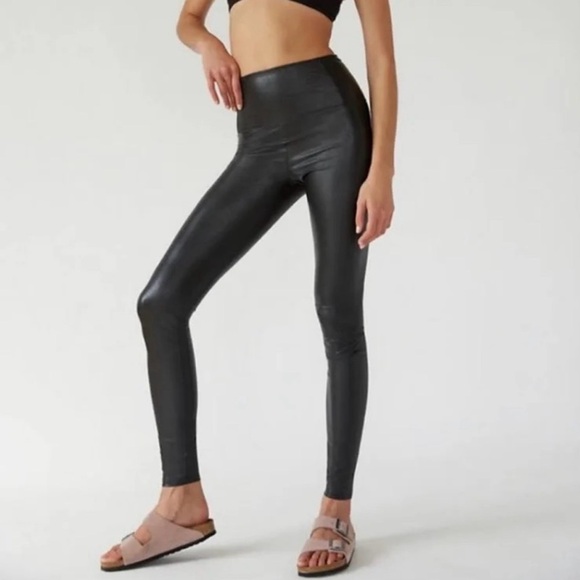 Wilfred Free Black Faux Leather Leggings from Aritzia - Picture 7 of 14